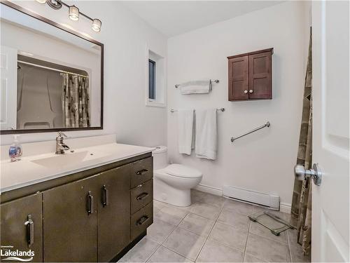 97 Southbank Drive, Bracebridge, ON - Indoor Photo Showing Bathroom