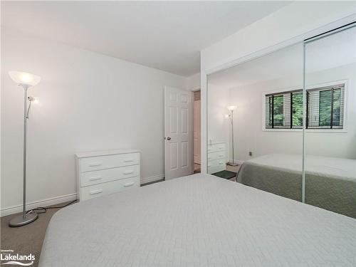 97 Southbank Drive, Bracebridge, ON - Indoor Photo Showing Bedroom