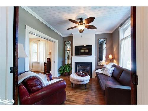 439 Birch Street, Collingwood, ON - Indoor Photo Showing Living Room With Fireplace