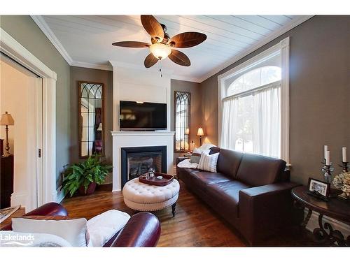 439 Birch Street, Collingwood, ON - Indoor Photo Showing Living Room With Fireplace