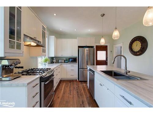 439 Birch Street, Collingwood, ON - Indoor Photo Showing Kitchen With Stainless Steel Kitchen With Double Sink With Upgraded Kitchen