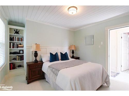 439 Birch Street, Collingwood, ON - Indoor Photo Showing Bedroom