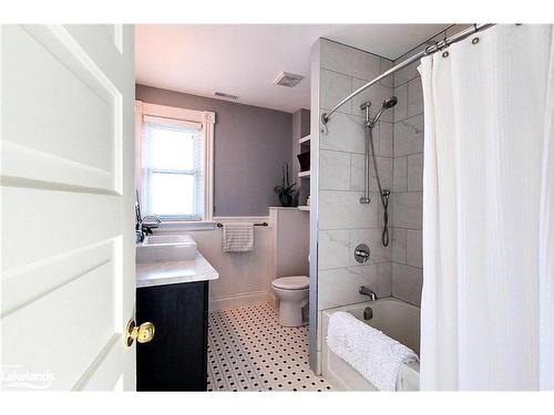 439 Birch Street, Collingwood, ON - Indoor Photo Showing Bathroom