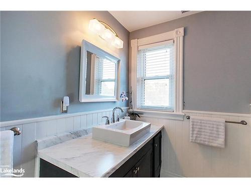 439 Birch Street, Collingwood, ON - Indoor Photo Showing Bathroom