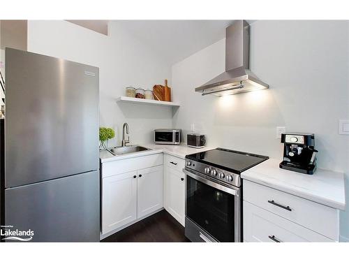 439 Birch Street, Collingwood, ON - Indoor Photo Showing Kitchen