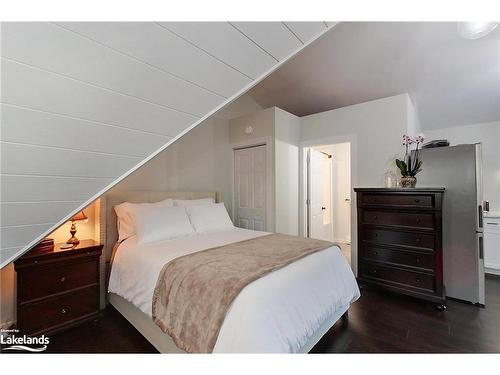 439 Birch Street, Collingwood, ON - Indoor Photo Showing Bedroom