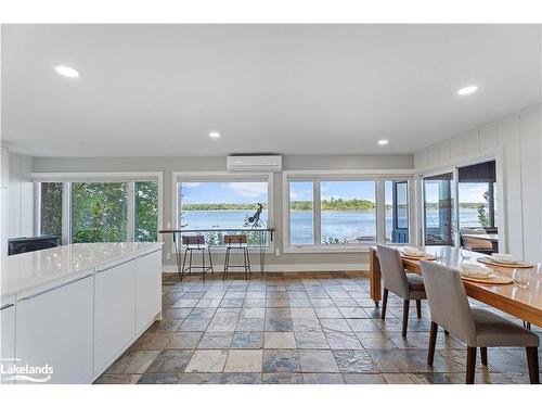 1059 Torpitt Road, Severn Bridge, ON - Indoor Photo Showing Dining Room