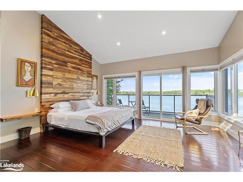 1059 Torpitt Road, Severn Bridge, ON - Indoor Photo Showing Bedroom