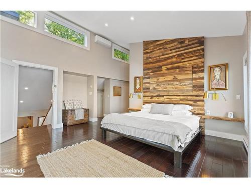 1059 Torpitt Road, Severn Bridge, ON - Indoor Photo Showing Bedroom