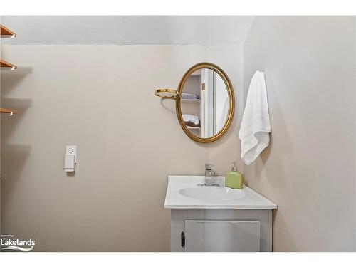 1059 Torpitt Road, Severn Bridge, ON - Indoor Photo Showing Bathroom