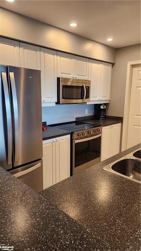 638 Johnston Park Avenue, Collingwood, ON - Indoor Photo Showing Kitchen