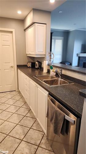 638 Johnston Park Avenue, Collingwood, ON - Indoor Photo Showing Kitchen With Double Sink