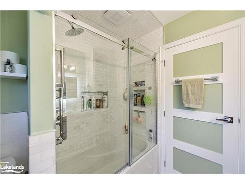 35 Adair Street, Orillia, ON - Indoor Photo Showing Bathroom