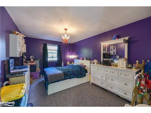 35 Adair Street, Orillia, ON - Indoor Photo Showing Bedroom