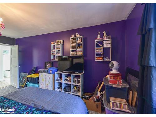 35 Adair Street, Orillia, ON - Indoor Photo Showing Bedroom