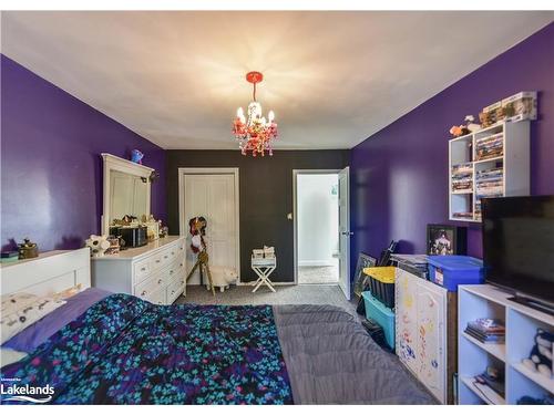 35 Adair Street, Orillia, ON - Indoor Photo Showing Bedroom