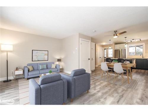 602 Tenth Street, Collingwood, ON - Indoor Photo Showing Living Room