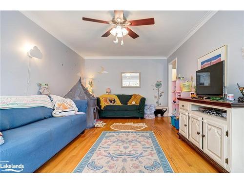 14 Saint Vincent Street, Collingwood, ON - Indoor Photo Showing Living Room