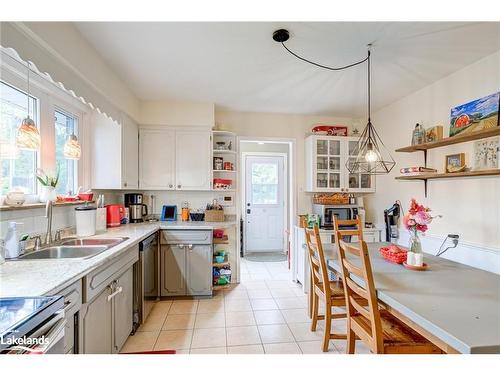 14 Saint Vincent Street, Collingwood, ON - Indoor Photo Showing Kitchen With Double Sink