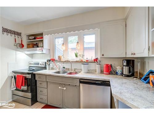 14 Saint Vincent Street, Collingwood, ON - Indoor Photo Showing Kitchen With Double Sink