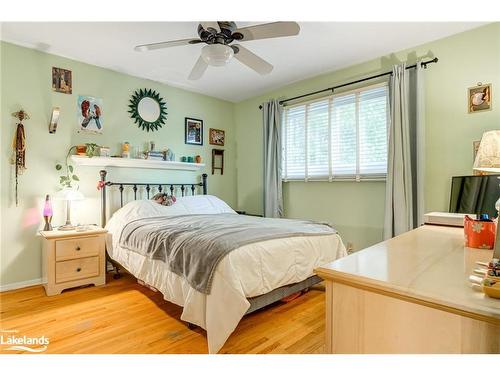 14 Saint Vincent Street, Collingwood, ON - Indoor Photo Showing Bedroom