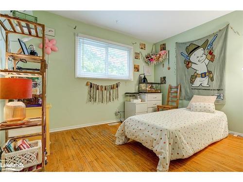 14 Saint Vincent Street, Collingwood, ON - Indoor Photo Showing Bedroom