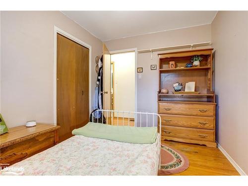 14 Saint Vincent Street, Collingwood, ON - Indoor Photo Showing Bedroom