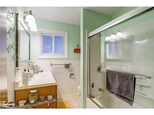 14 Saint Vincent Street, Collingwood, ON - Indoor Photo Showing Bathroom