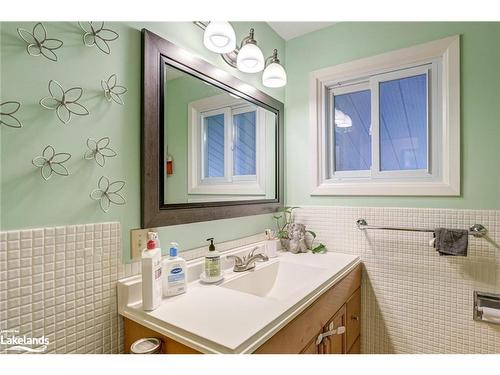 14 Saint Vincent Street, Collingwood, ON - Indoor Photo Showing Bathroom