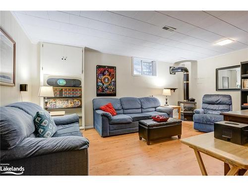 14 Saint Vincent Street, Collingwood, ON - Indoor Photo Showing Living Room