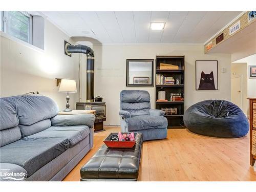 14 Saint Vincent Street, Collingwood, ON - Indoor Photo Showing Living Room