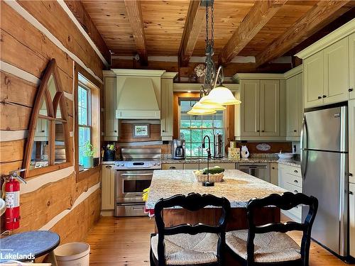 115 Tyrol Ave, The Blue Mountains, ON - Indoor Photo Showing Kitchen