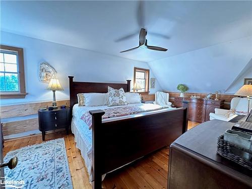 115 Tyrol Ave, The Blue Mountains, ON - Indoor Photo Showing Bedroom