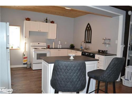 204 Mineral Springs Road, Huntsville, ON - Indoor Photo Showing Kitchen