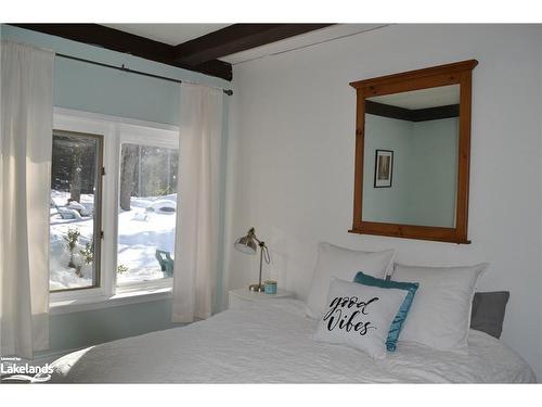 204 Mineral Springs Road, Huntsville, ON - Indoor Photo Showing Bedroom