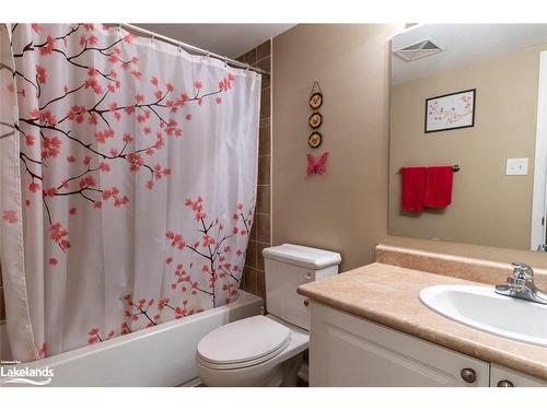 211-16 Westbury Road, Wasaga Beach, ON - Indoor Photo Showing Bathroom