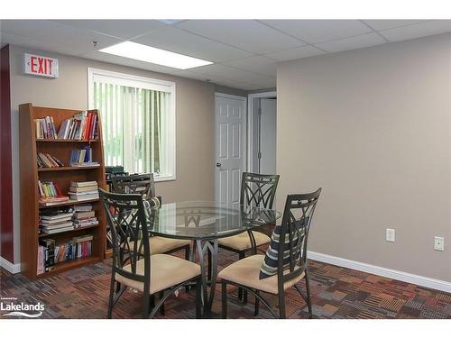 211-16 Westbury Road, Wasaga Beach, ON - Indoor Photo Showing Dining Room