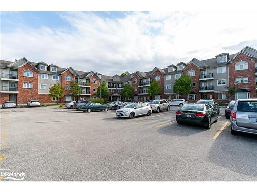 211-16 Westbury Road, Wasaga Beach, ON - Outdoor With Balcony With Facade