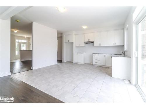 5 Amber Drive, Wasaga Beach, ON - Indoor Photo Showing Kitchen