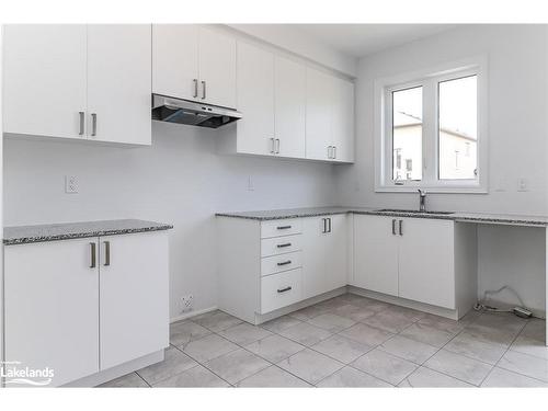 5 Amber Drive, Wasaga Beach, ON - Indoor Photo Showing Kitchen