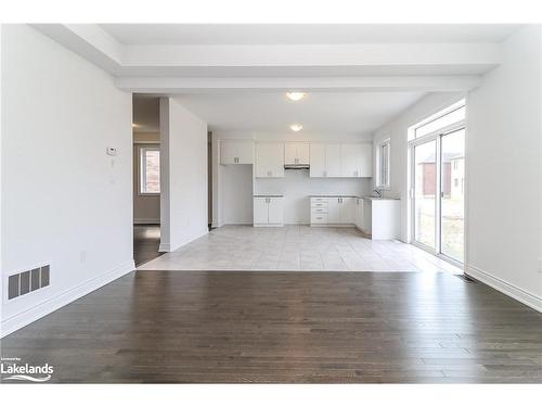 5 Amber Drive, Wasaga Beach, ON - Indoor Photo Showing Kitchen