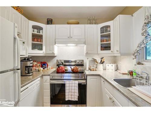 1029 Lakeshore Drive Drive, Gravenhurst, ON - Indoor Photo Showing Kitchen