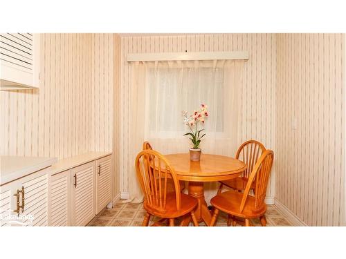 P13-25 Redstone Path, Toronto, ON - Indoor Photo Showing Dining Room