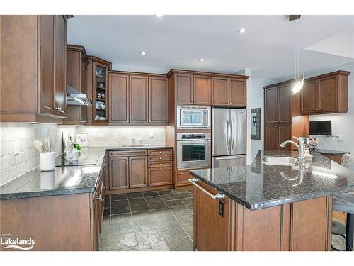 24 Westwind Court, Gravenhurst, ON - Indoor Photo Showing Kitchen With Double Sink With Upgraded Kitchen