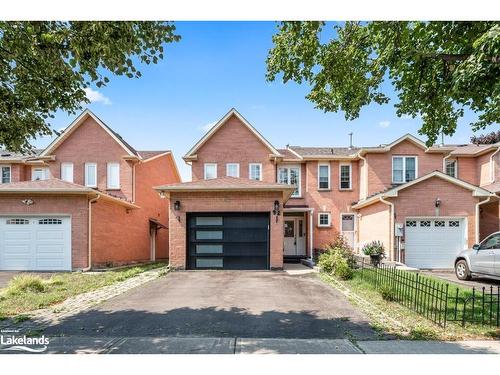 92 Oldhill Street, Richmond Hill, ON - Outdoor With Facade