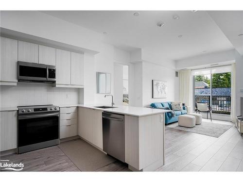 207-1 Hume Street, Collingwood, ON - Indoor Photo Showing Kitchen