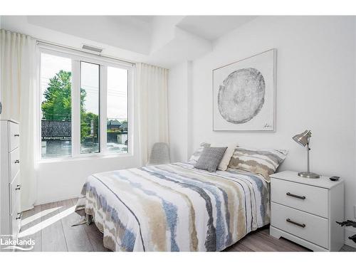 207-1 Hume Street, Collingwood, ON - Indoor Photo Showing Bedroom