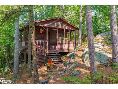 1118 Tomingas Road, Gravenhurst, ON - Outdoor