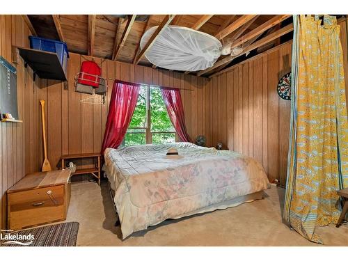 1118 Tomingas Road, Gravenhurst, ON - Indoor Photo Showing Bedroom