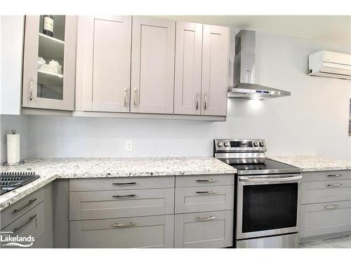 14 N Fetterly Street, Huntsville, ON - Indoor Photo Showing Kitchen With Upgraded Kitchen